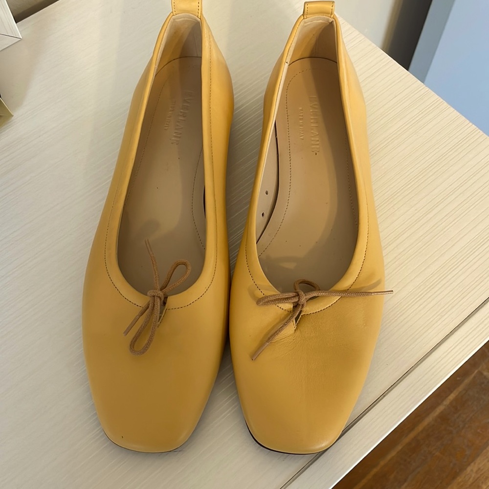 Everlane made in Italy ballet flats, gently worn